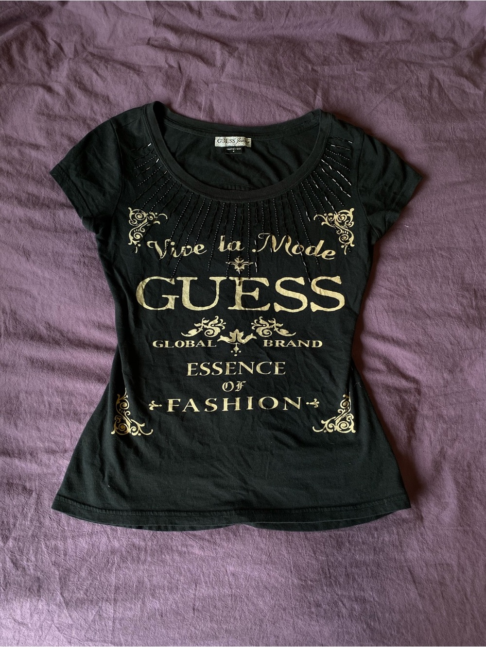 GUESS Women’s Graphic Top